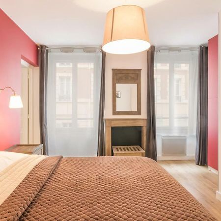 Les Toits De Paris Bed and Breakfast Buitenkant foto