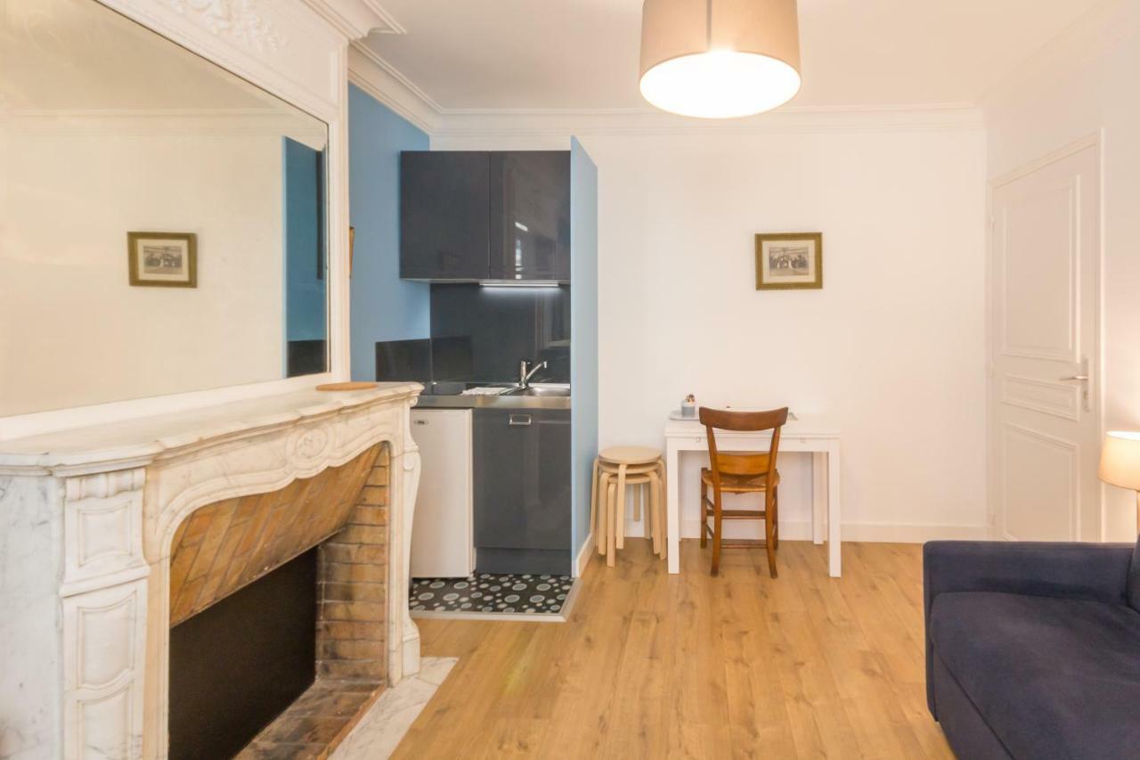 Les Toits De Paris Bed and Breakfast Buitenkant foto