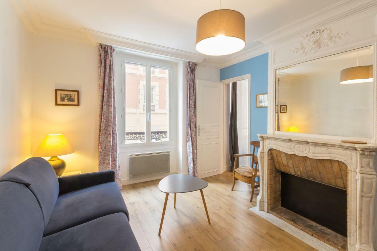 Les Toits De Paris Bed and Breakfast Buitenkant foto