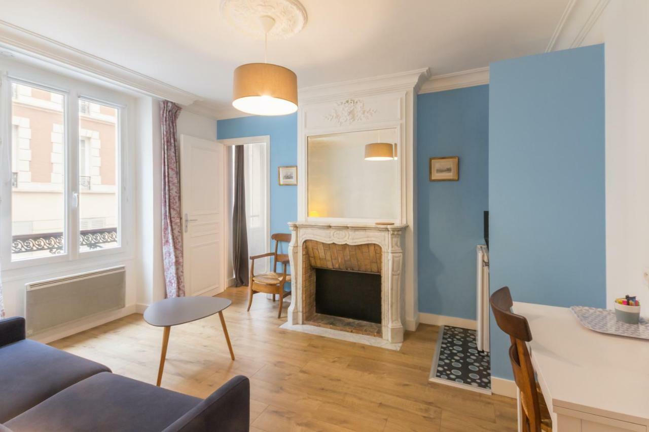 Les Toits De Paris Bed and Breakfast Buitenkant foto