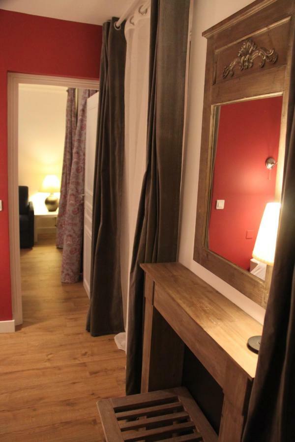 Les Toits De Paris Bed and Breakfast Buitenkant foto