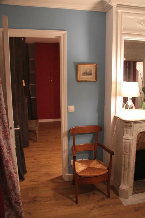 Les Toits De Paris Bed and Breakfast Buitenkant foto