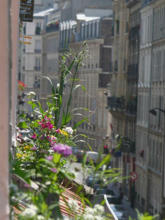 Les Toits De Paris Bed and Breakfast Buitenkant foto